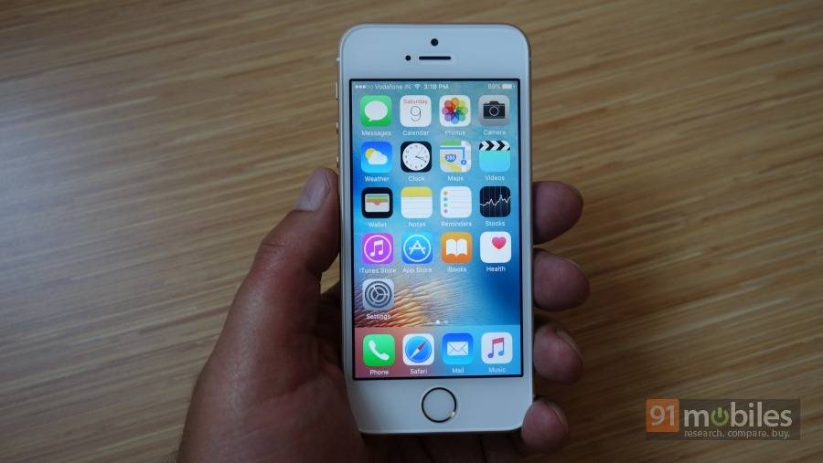 Apple-iPhone-SE-641.jpg